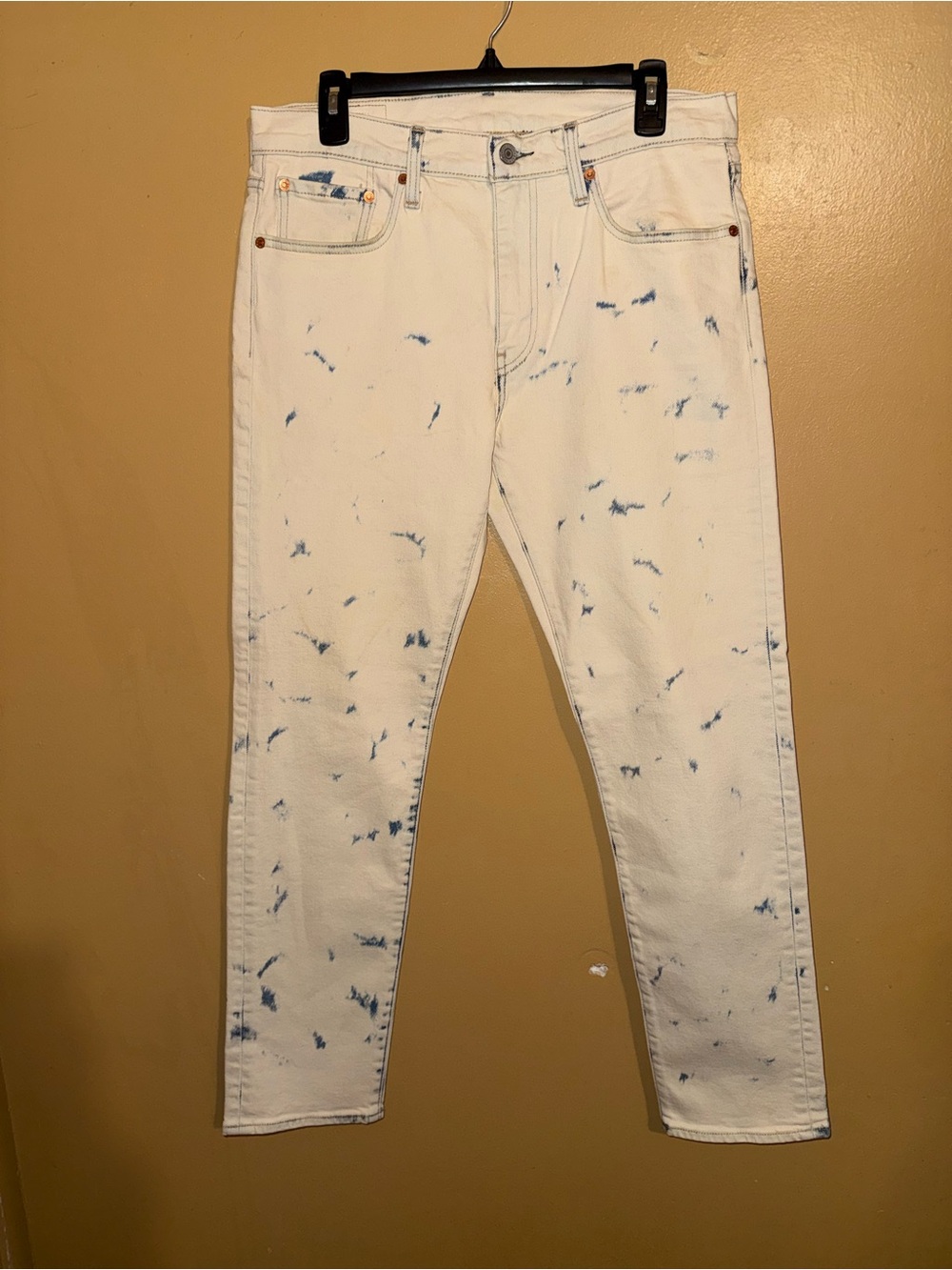 Levi's White Skinny Jeans with Blue Paint Splatter